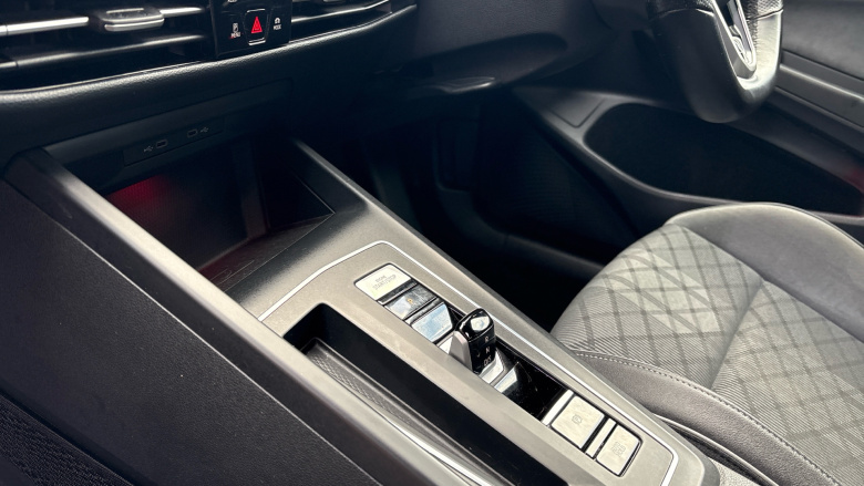 Volkswagen Golf 1.5 eTSI 150 R-Line 5dr DSG Petrol Hatchback